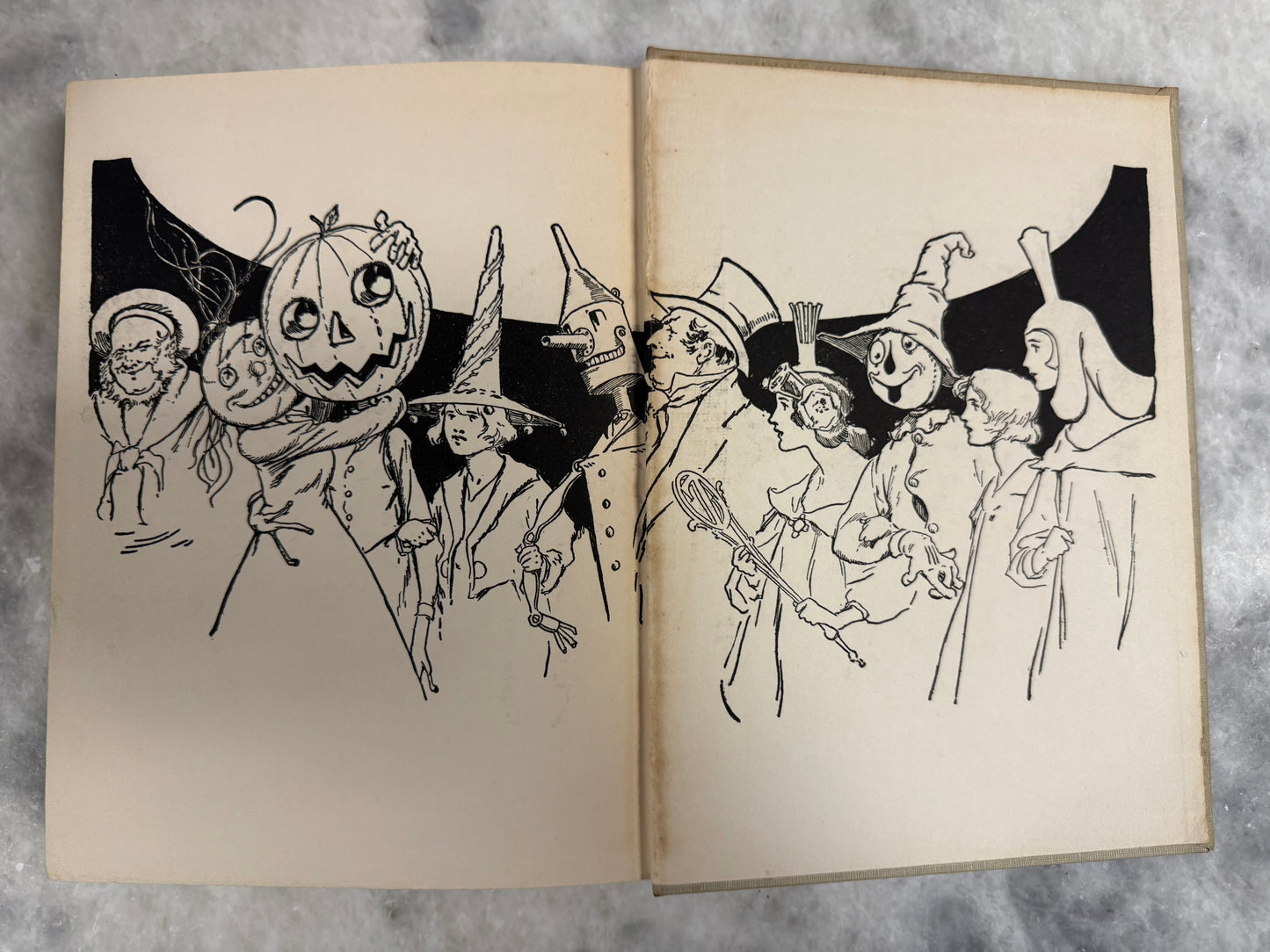 Collectible- Glinda of Oz by L Frank Baum