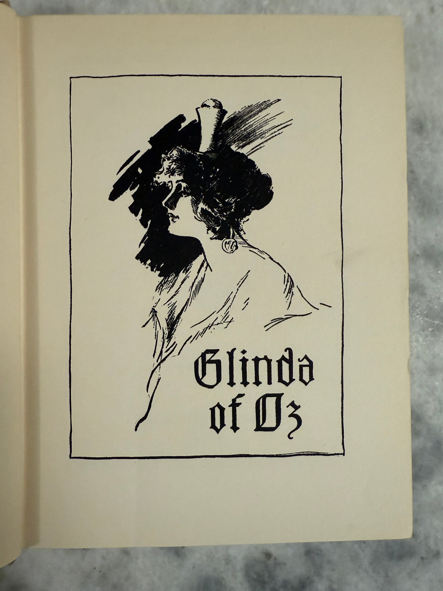 Collectible- Glinda of Oz by L Frank Baum