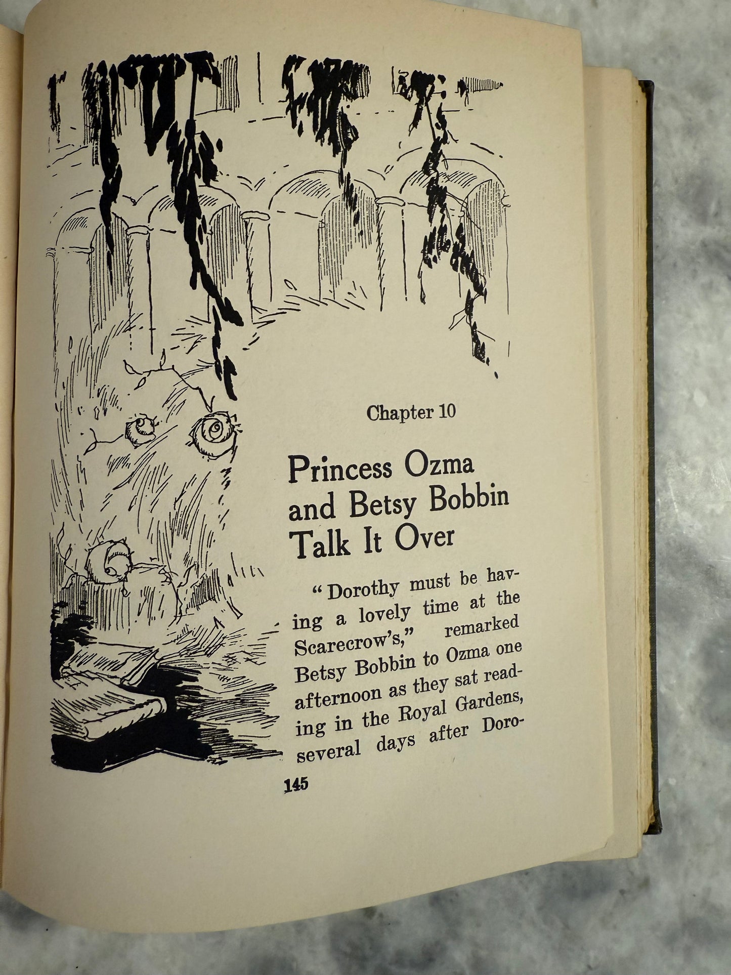 Collectible- The Royal Book of Oz by L. Frank Baum